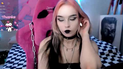 Snapshot of pineapple_dope chatting on February 2026 11:14:02 PM Nancy online show from February 2026 11:14:02 PM