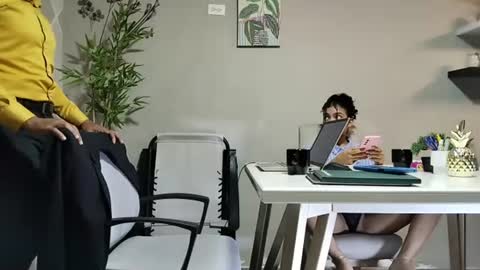 Snapshot of pineappleflipped chatting on June 2026 09:14:02 AM pineappleflipped online show from June 2026 09:14:02 AM