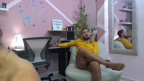 Snapshot of pineappleflipped chatting on July 2026 02:03:02 AM pineappleflipped online show from July 2026 02:03:02 AM