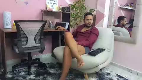Snapshot of pineappleflipped chatting on July 2026 02:53:02 AM pineappleflipped online show from July 2026 02:53:02 AM