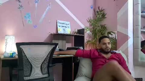 Snapshot of pineappleflipped chatting on August 2026 02:25:01 AM pineappleflipped online show from August 2026 02:25:01 AM