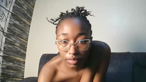 Snapshot of pinkaura_ chatting on March 2026 11:14:01 AM PinkyAura online show from March 2026 11:14:01 AM
