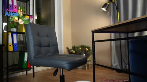 Alice   online show from January 2025 03:08:02 PM