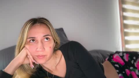 Snapshot of pinkilola chatting on April 2026 03:55:02 PM Pinkilola online show from April 2026 03:55:02 PM