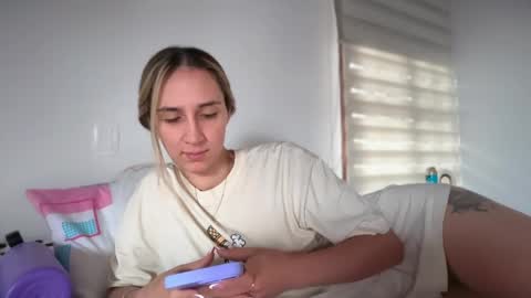 Snapshot of pinkilola chatting on April 2026 05:30:01 PM Pinkilola online show from April 2026 05:30:01 PM