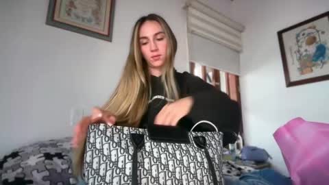 Snapshot of pinkilola chatting on May 2026 09:53:02 PM Pinkilola online show from May 2026 09:53:02 PM