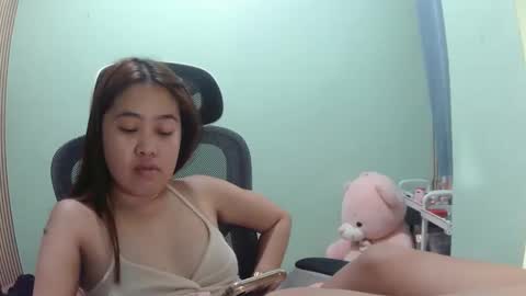 Snapshot of pinkish_shine chatting on May 2026 11:23:04 PM Hi its me shine online show from May 2026 11:23:04 PM