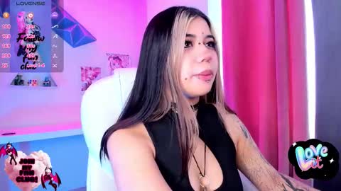 Snapshot of pinkk_demon chatting on December 2025 02:02:02 PM PINKK online show from December 2025 02:02:02 PM