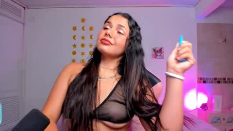 Sarah .. online show from November 2025 12:38:02 AM