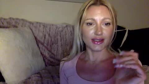 pinksn0wle0pard online show from May 2026 06:19:01 AM