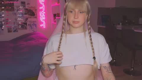 pinkvenom_ online show from November 2025 12:09:02 PM