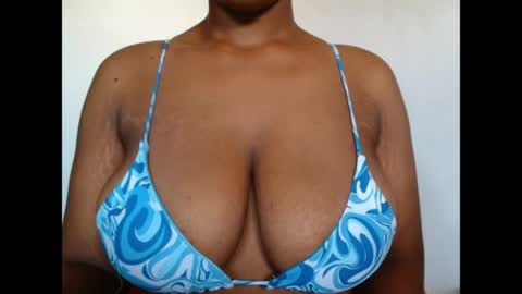 Snapshot of pinkxsugar chatting on May 2026 02:33:02 PM pinkxsugar online show from May 2026 02:33:02 PM