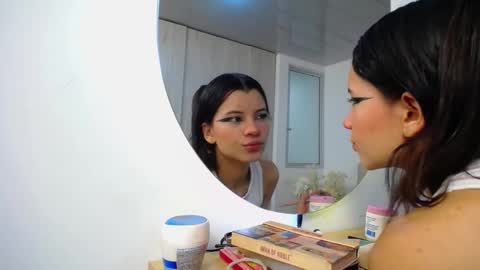 pinky_f00x online show from March 2026 07:43:02 PM