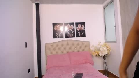 Snapshot of pinky_f00x chatting on April 2026 07:58:01 PM pinky_f00x online show from April 2026 07:58:01 PM