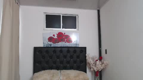 Snapshot of pinky_f00x chatting on April 2026 07:30:02 PM pinky_f00x online show from April 2026 07:30:02 PM