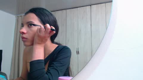 Snapshot of pinky_f00x chatting on April 2026 07:31:01 PM pinky_f00x online show from April 2026 07:31:01 PM