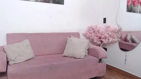Snapshot of pinky_f00x chatting on May 2026 07:08:01 PM pinky_f00x online show from May 2026 07:08:01 PM