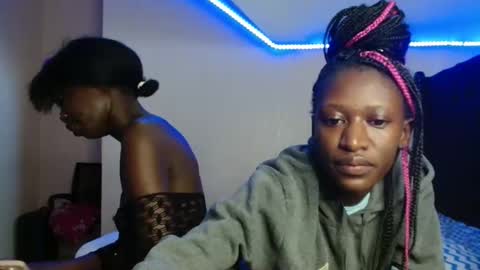 Snapshot of pinky_niela chatting on November 2025 04:56:02 AM Pinky online show from November 2025 04:56:02 AM