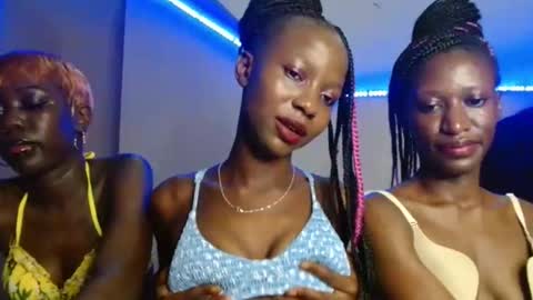 Snapshot of pinky_niela chatting on November 2025 03:56:02 PM Pinky online show from November 2025 03:56:02 PM