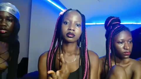 Snapshot of pinky_niela chatting on November 2025 04:07:02 PM Pinky online show from November 2025 04:07:02 PM