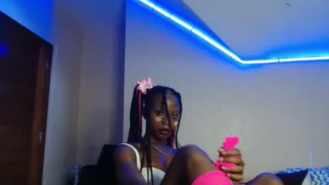 Snapshot of pinky_niela chatting on November 2025 03:42:02 AM Pinky online show from November 2025 03:42:02 AM