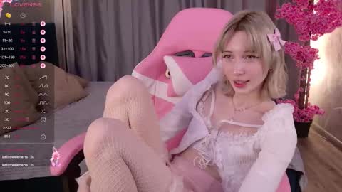 Elis online show from September 2025 09:06:02 PM
