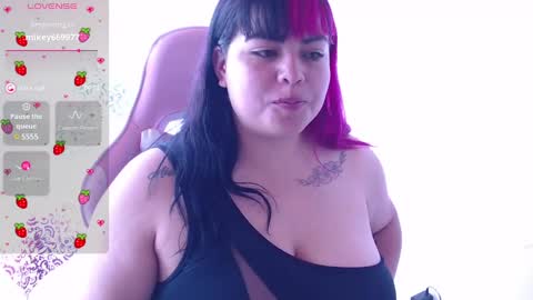 Pau online show from February 2025 07:10:02 PM