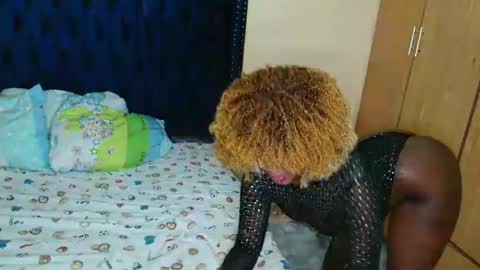 Snapshot of pinkysmiles chatting on December 2024 01:47:02 AM Pinky online show from December 2024 01:47:02 AM