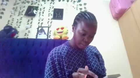 Snapshot of pinkysmiles chatting on November 2025 09:33:02 AM Pinky online show from November 2025 09:33:02 AM