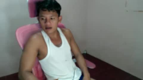 Snapshot of pinoy_palaeutxxx chatting on April 2026 03:02:01 PM roy online show from April 2026 03:02:01 PM