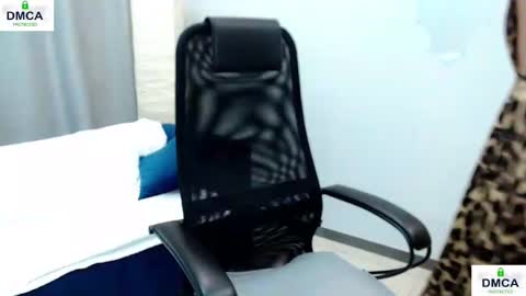 Bella online show from October 2025 09:55:02 AM