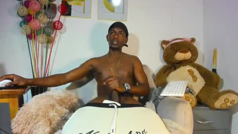 Snapshot of pipe_monstercock1 chatting on April 2026 07:43:01 PM P I P E - M O NS T E R C O C K online show from April 2026 07:43:01 PM