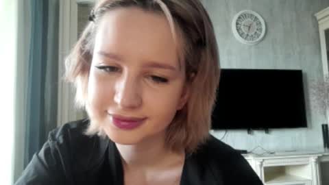 Caroline online show from April 2026 04:34:01 AM