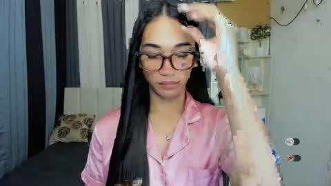 pixiedoll_ online show from February 2026 07:21:01 PM