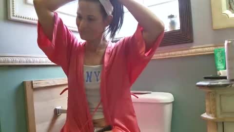 PixieLuxXx online show from April 2026 01:01:01 PM