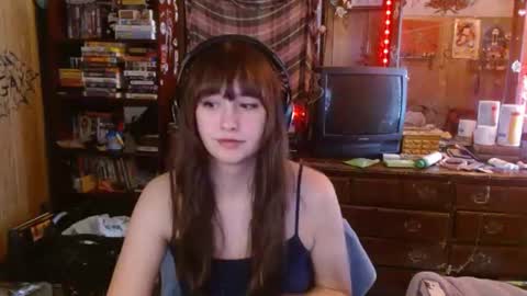 Izzy online show from December 2025 07:30:02 PM