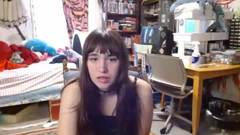 Snapshot of pixinun chatting on May 2026 10:48:01 PM Izzy online show from May 2026 10:48:01 PM