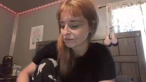 Snapshot of pizzedwife chatting on April 2026 04:17:02 PM pizzedwife online show from April 2026 04:17:02 PM