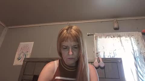 Snapshot of pizzedwife chatting on April 2026 05:39:02 PM pizzedwife online show from April 2026 05:39:02 PM