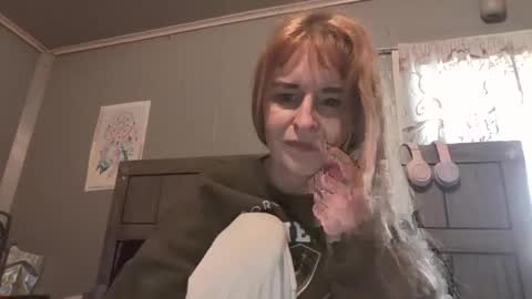 Snapshot of pizzedwife chatting on April 2026 03:32:01 PM pizzedwife online show from April 2026 03:32:01 PM