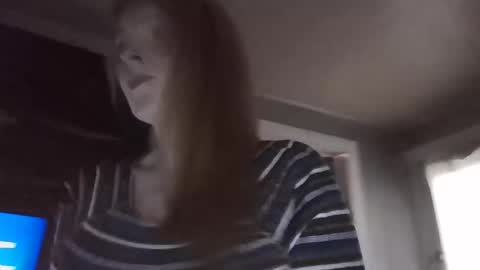 Snapshot of pizzedwife chatting on May 2026 02:22:02 PM pizzedwife online show from May 2026 02:22:02 PM