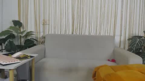 plasticgirll online show from February 2026 04:40:01 PM