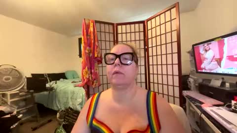 Snapshot of platinumpuzzy chatting on April 2026 02:30:01 PM Platinum Puzzy online show from April 2026 02:30:01 PM