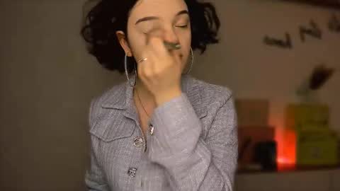 Vikky is here online show from October 2025 01:03:02 PM