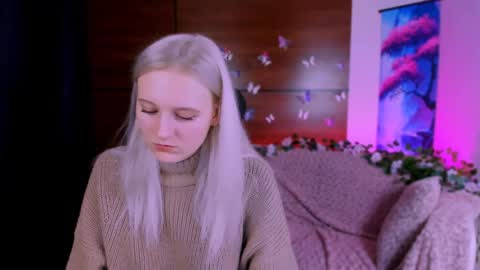 Sophie online show from December 2024 01:38:02 PM