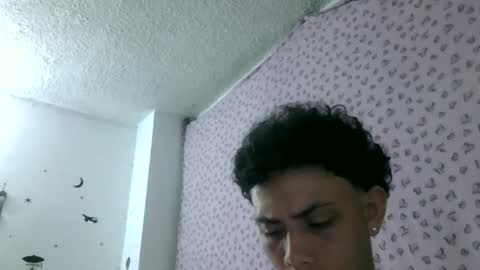 Snapshot of playhot88 chatting on April 2026 06:19:01 AM KATE Y PABLO online show from April 2026 06:19:01 AM