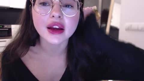 Snapshot of playnofuckinggames chatting on October 2025 09:33:01 PM Mary online show from October 2025 09:33:01 PM