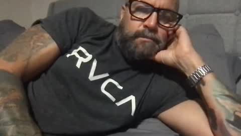 Snapshot of pleasesitonmycock chatting on May 2026 01:27:01 PM PleaseSitOnMyCock online show from May 2026 01:27:01 PM