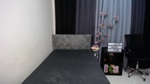 Snapshot of pleasure4salets chatting on February 2025 10:45:01 AM LAUREEN online show from February 2025 10:45:01 AM