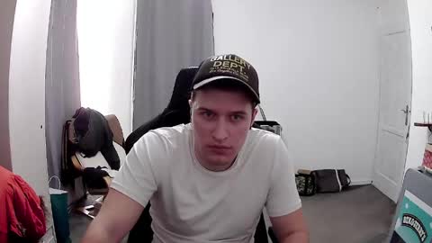 plkrisztian online show from April 2026 08:42:02 PM